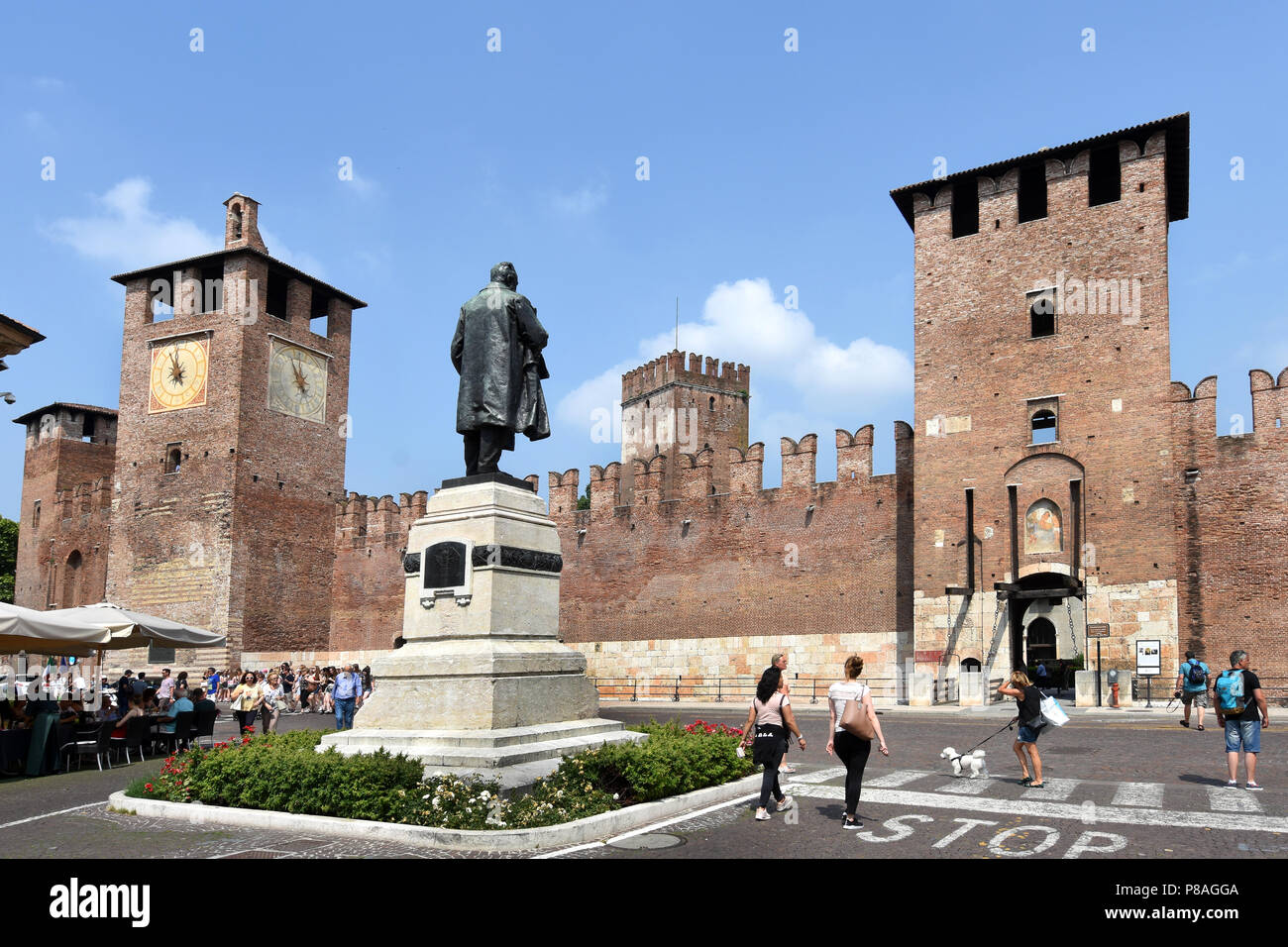 Castelvecchio (in Italienisch - Alte Burg) ist ein Schloss und Museum in Verona, Norditalien. Es ist das wichtigste militärische Bau der Scaliger Dynastie, die die Stadt im Mittelalter herrschte. Stadt Verona in Venetien, Italien, Italienisch. Stockfoto