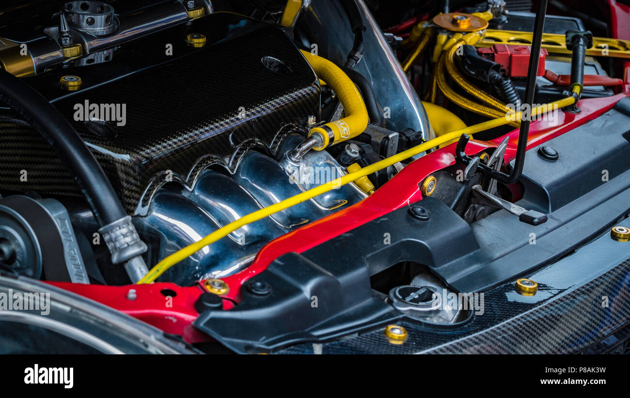 Die Bucht von einem modifizierten Honda Civic. Stockfoto