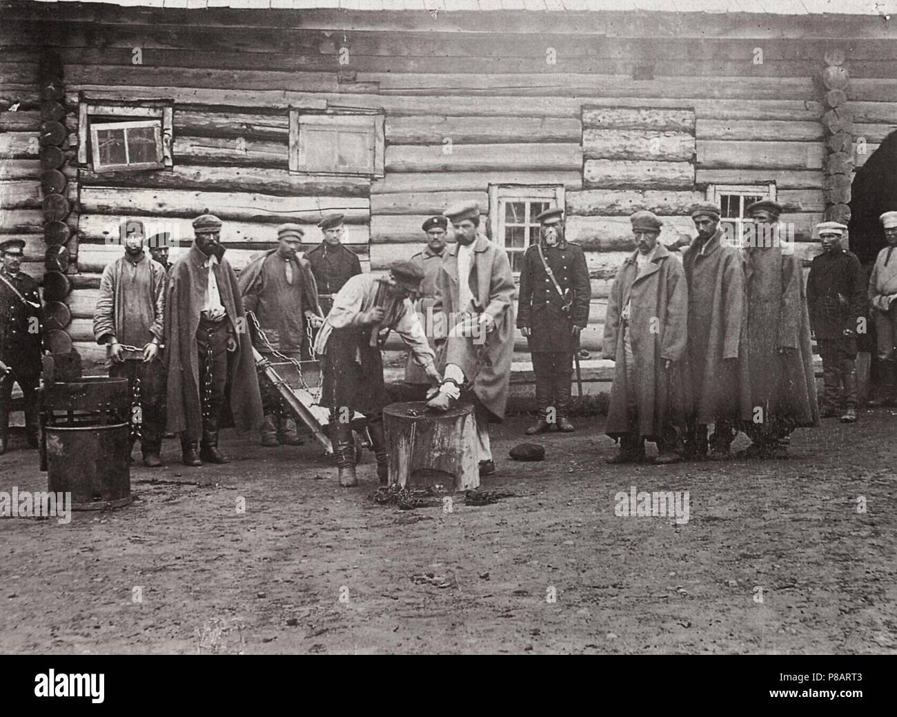 Die Verkettung von Gefangenen. Sachalin. Museum: Institut für russische Literatur (Pushkin-House IRLI), St. Petersburg. Stockfoto