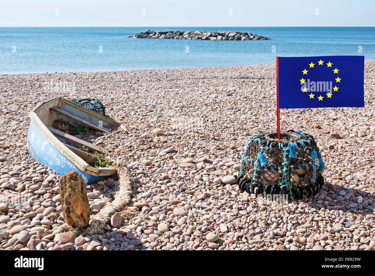 EU Lobster Pot auf einsamen Strand. Brexit Kommentar, Einfach, zum in zu erhalten. Konzept Stockfoto