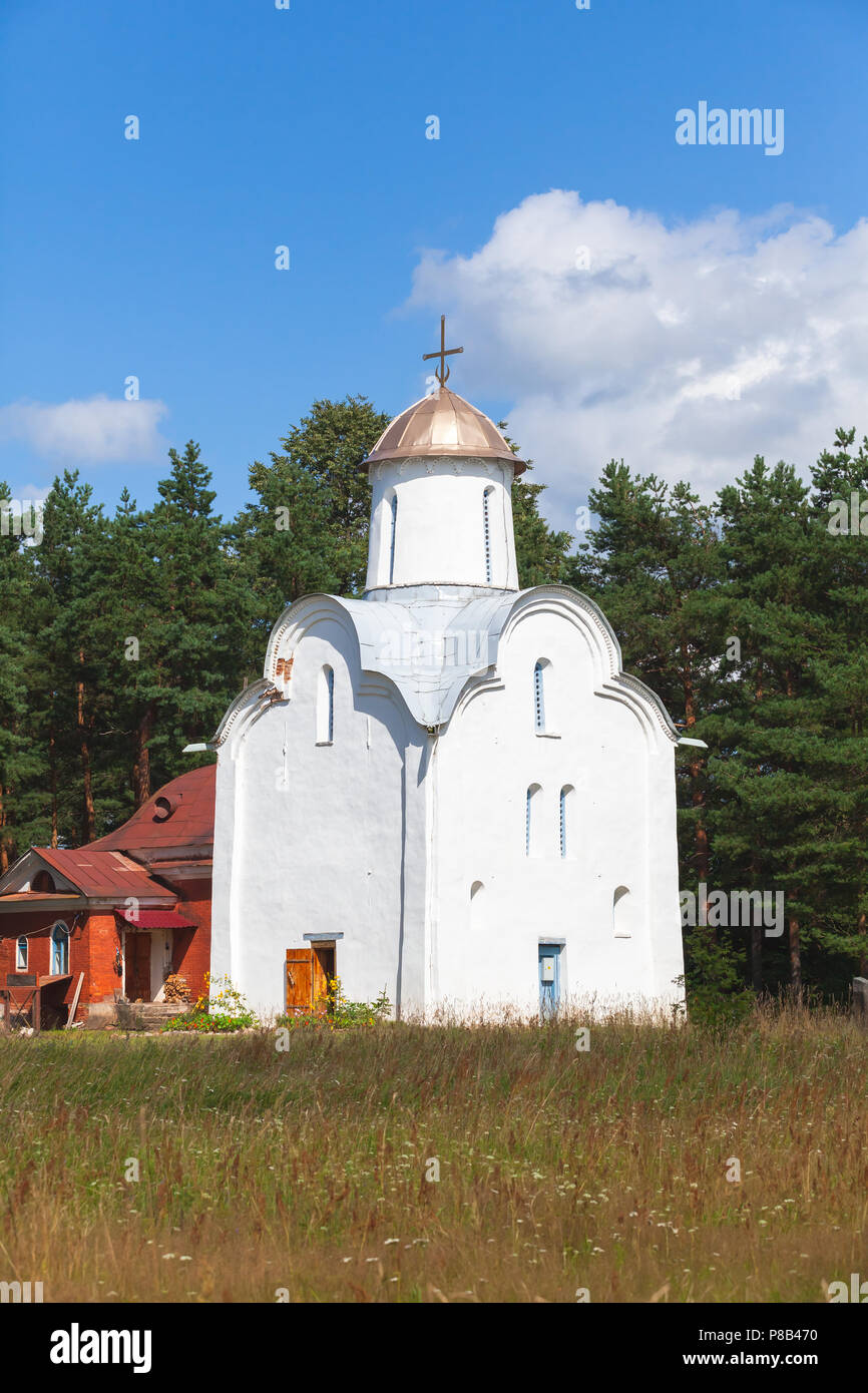 Peryn Kapelle oder der Kirche der Geburt der Gottesgebärerin auf Peryn in der Nähe von Weliki Nowgorod ist eine der ältesten Kirchen der Stadt, dating f Stockfoto