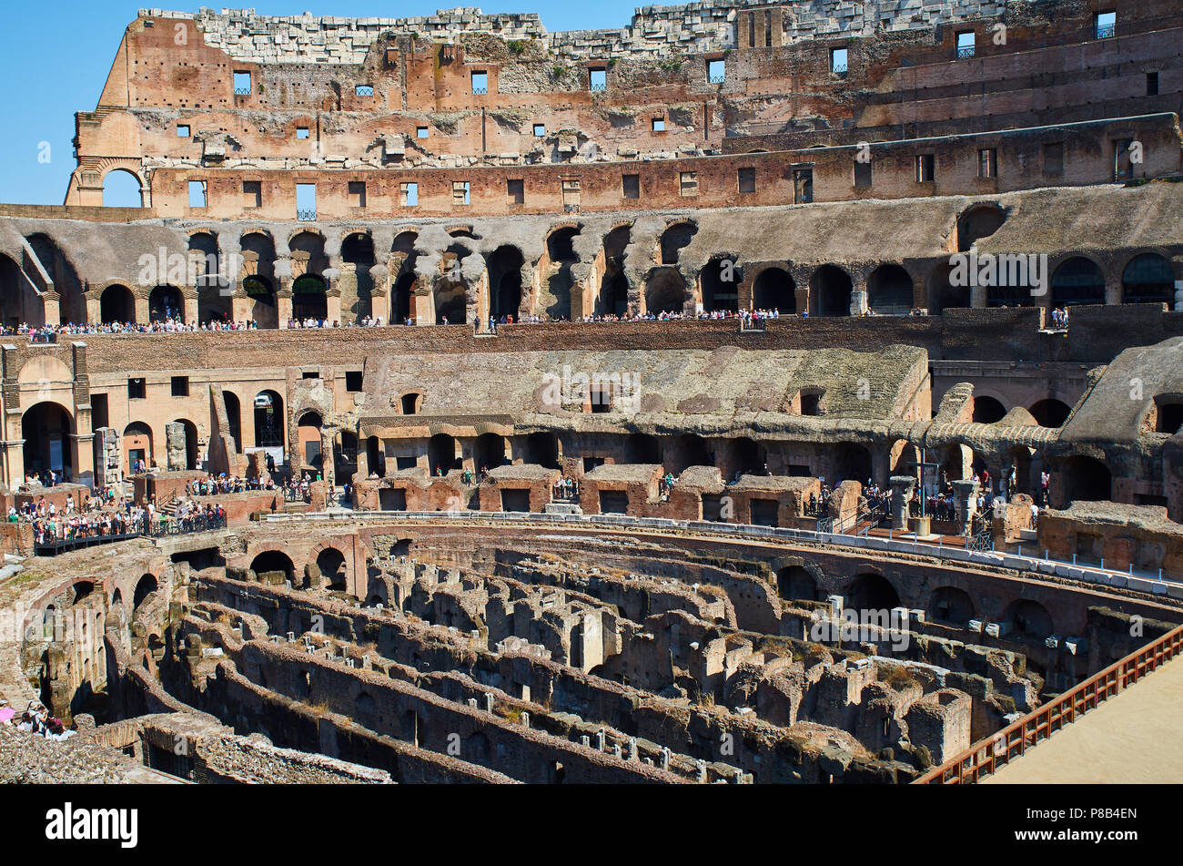 Rom, Italien, 5. Juli 2013: Interior Detail auf das Kolosseum (Flavischen Amphitheater). Stockfoto