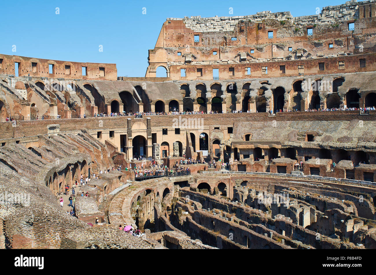 Rom, Italien, 5. Juli 2013: Interior Detail auf das Kolosseum (Flavischen Amphitheater). Stockfoto