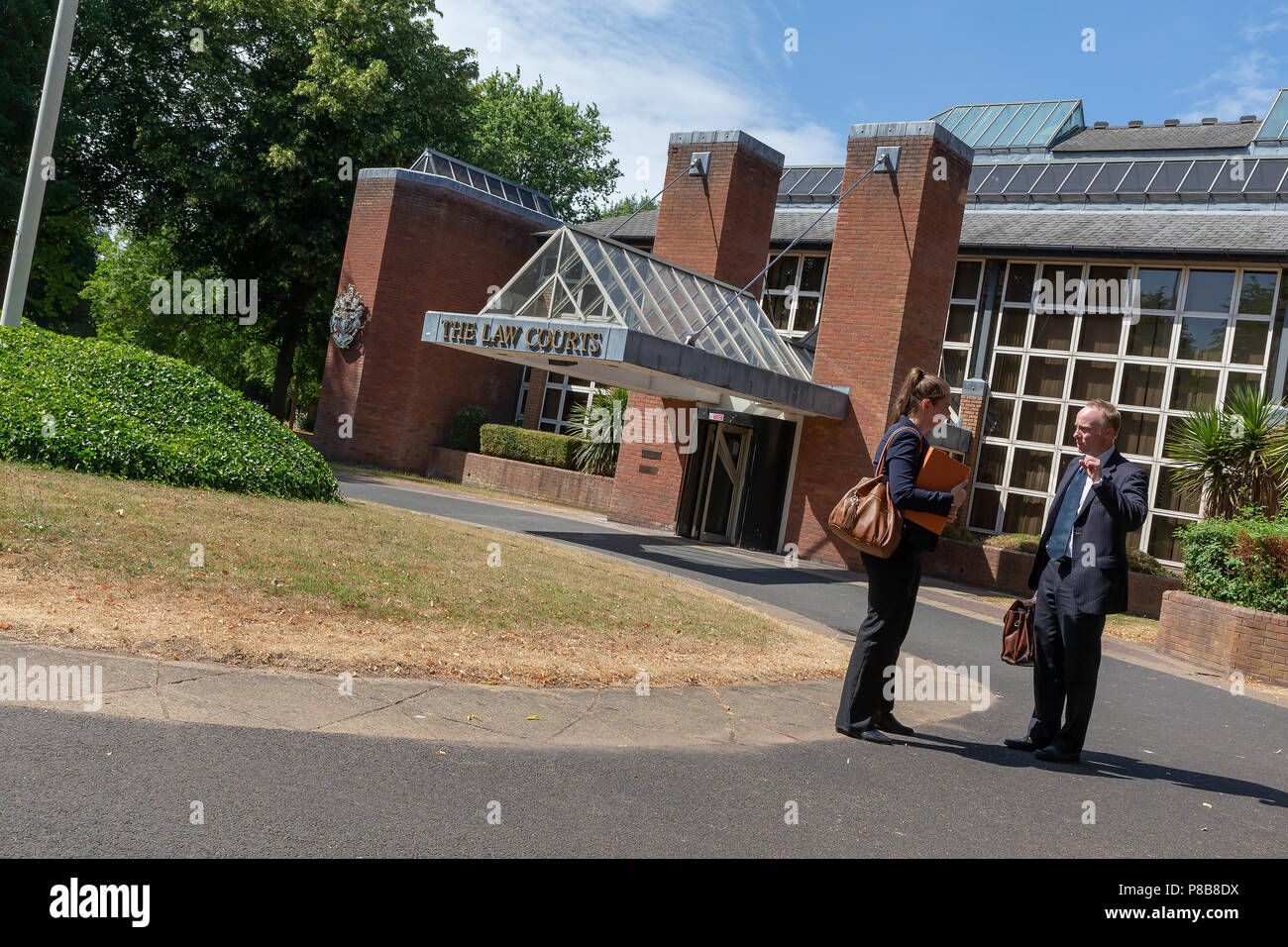 Zugang zu den Gerichten in Warrington, Cheshire, England, Großbritannien Stockfoto
