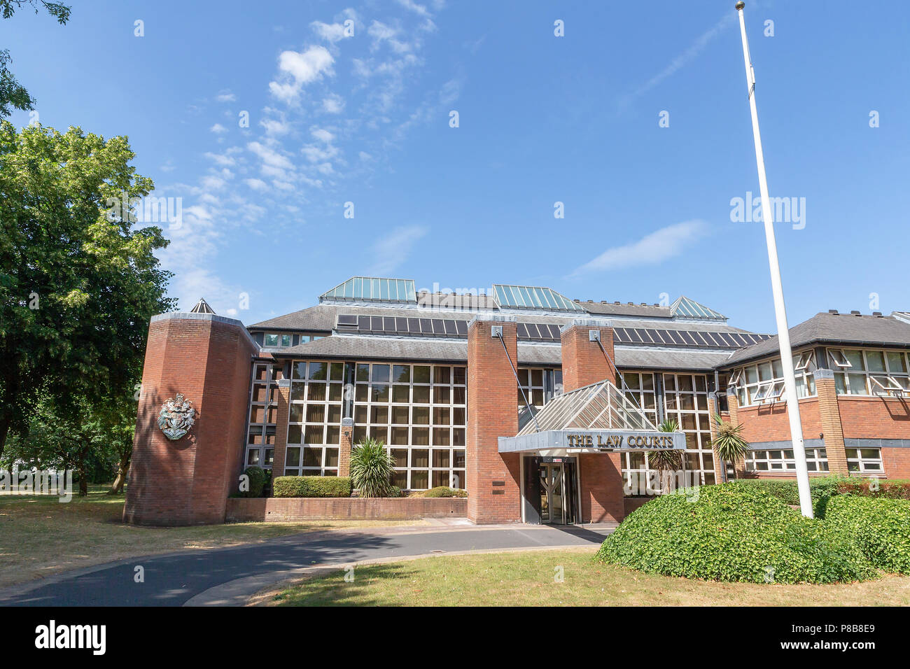 Zugang zu den Gerichten in Warrington, Cheshire, England, Großbritannien Stockfoto