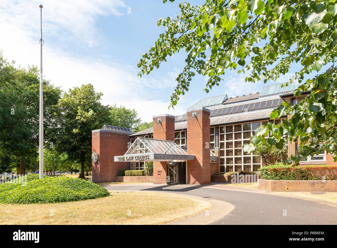 Zugang zu den Gerichten in Warrington, Cheshire, England, Großbritannien Stockfoto