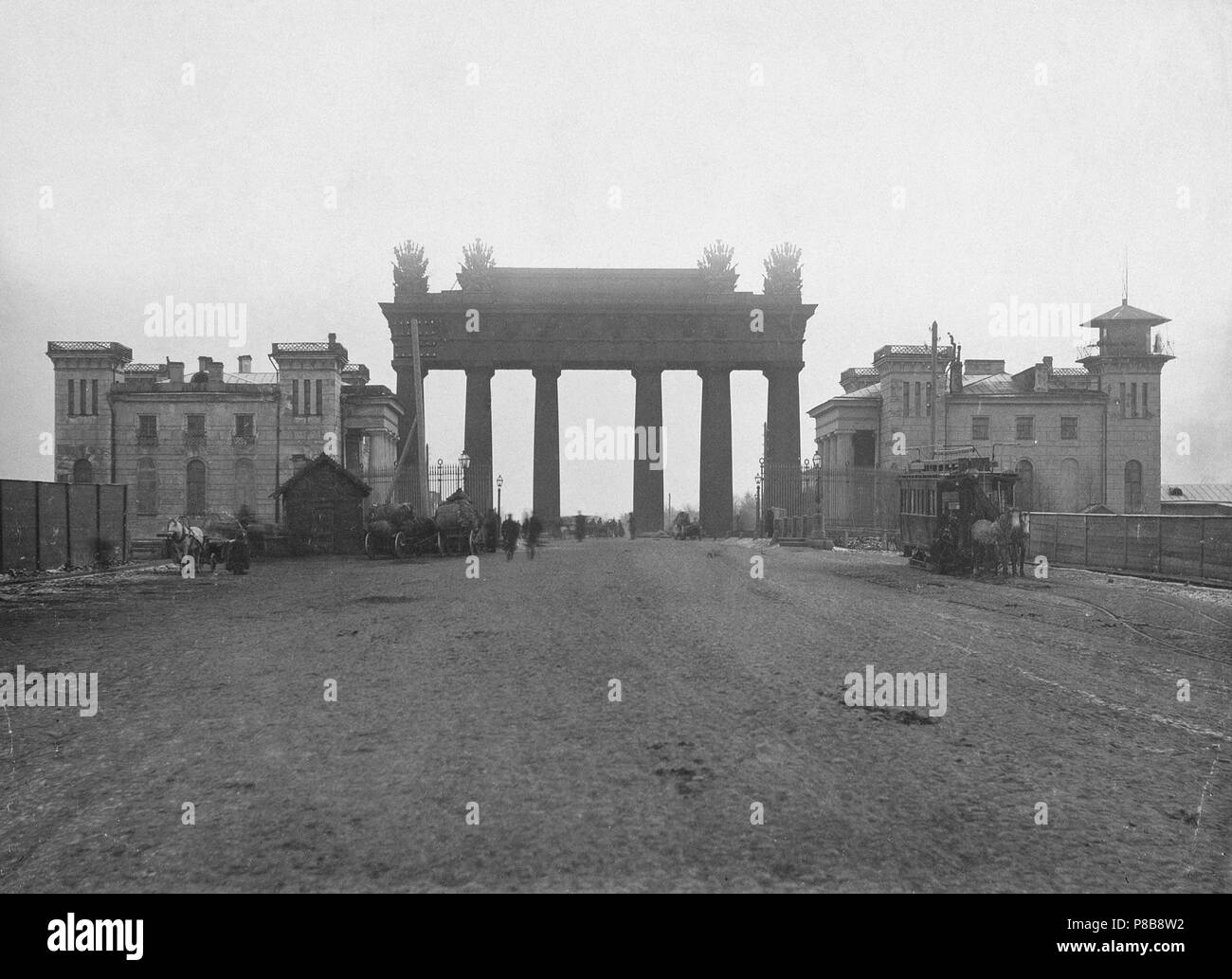 Die Moskauer Triumphal Gate in St. Petersburg. Museum: Staatliche Eremitage, St. Petersburg. Stockfoto