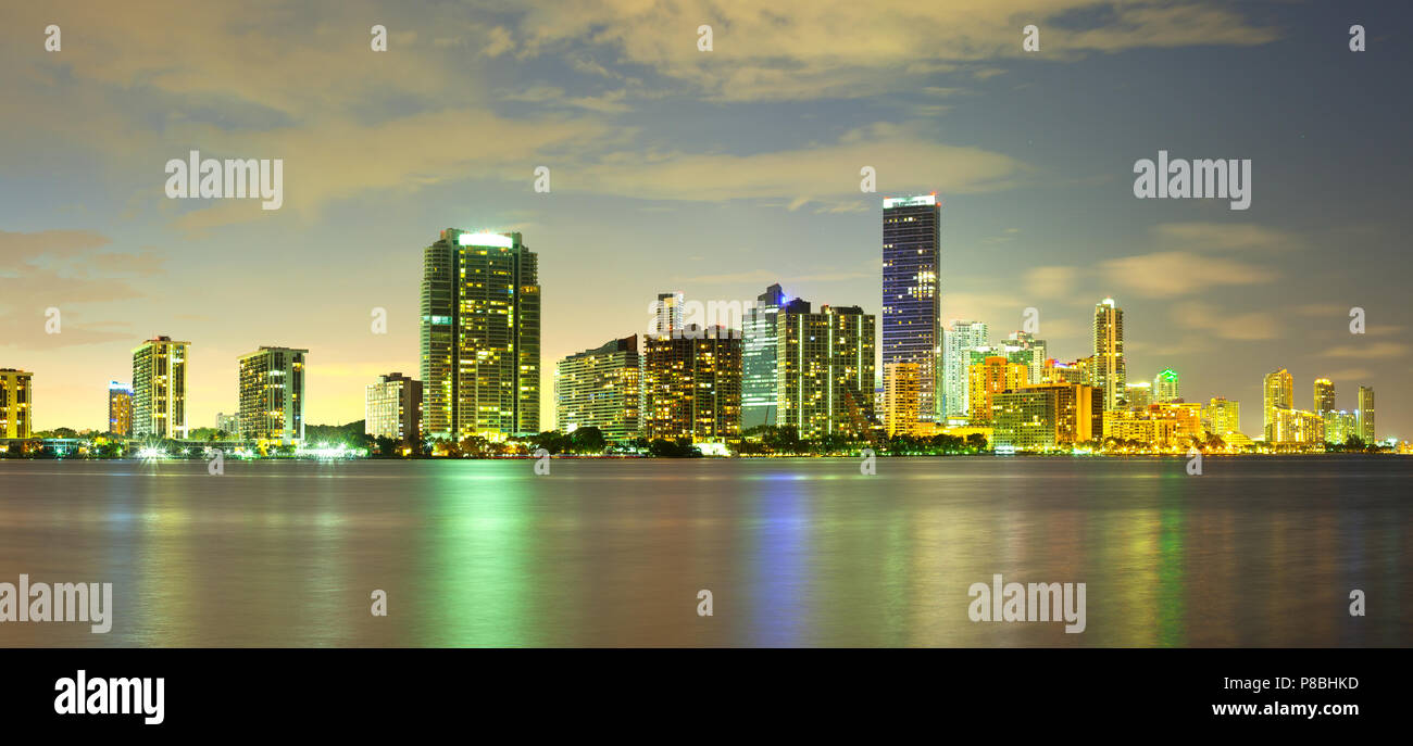 Skyline von Gebäuden an der Brickell District, Miami, Florida, USA Stockfoto