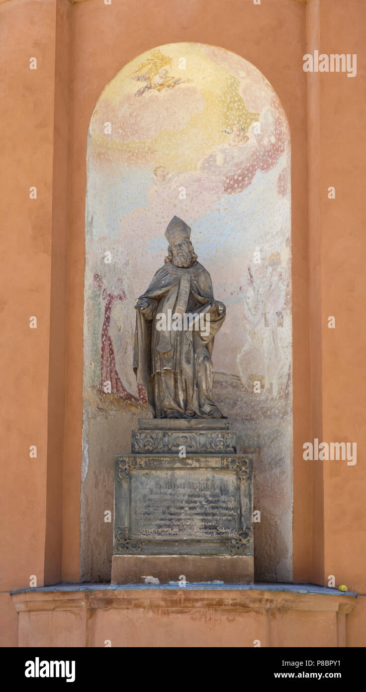 Religiöse Statue im Alkoven, Prag, Tschechische Republik Stockfoto