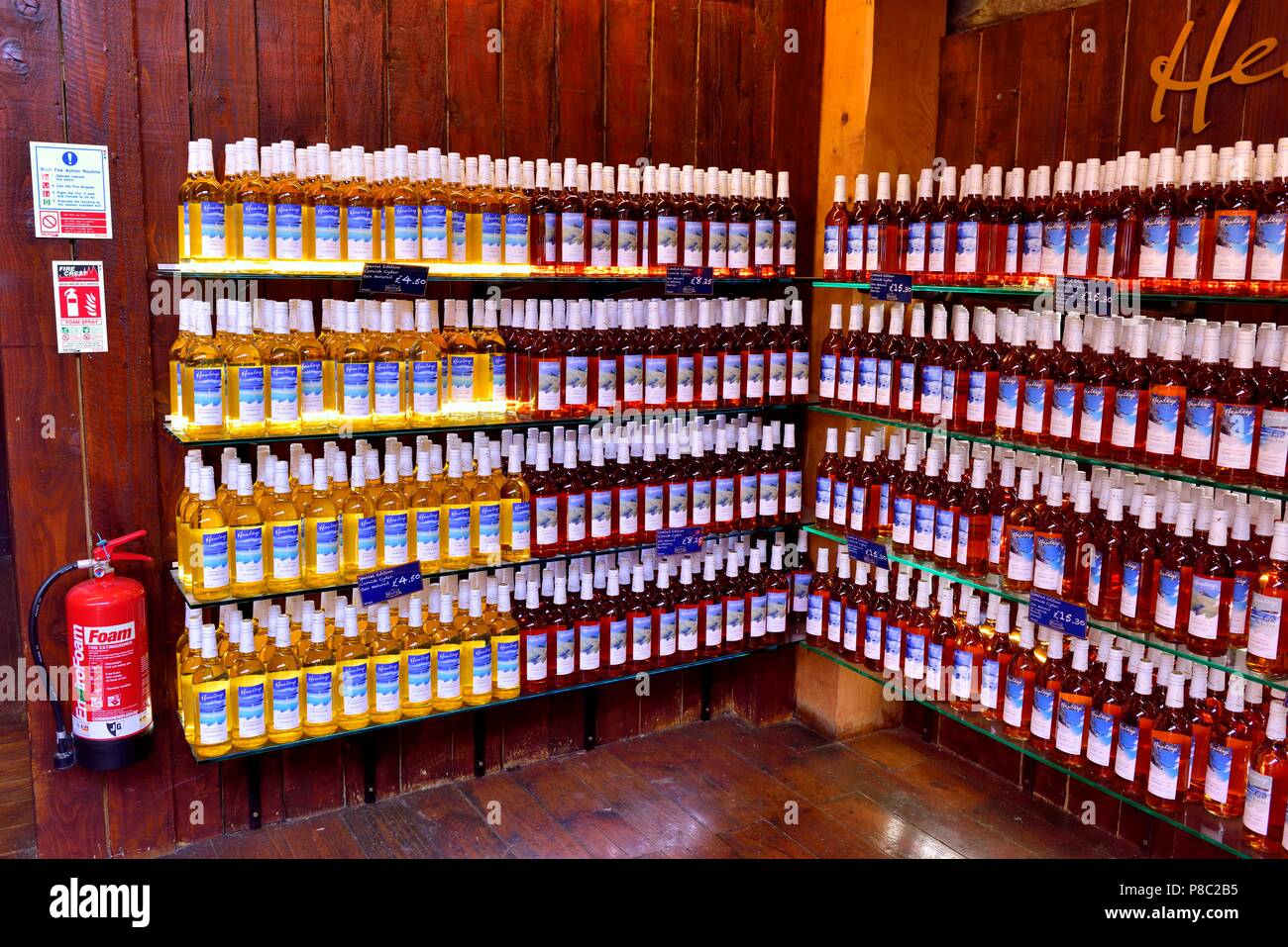 Cyder Cider Flaschen auf shop Regale, Healeys Cyder, Penhallow Farm Cornwall, Truro, Cornwall, England, Großbritannien Stockfoto
