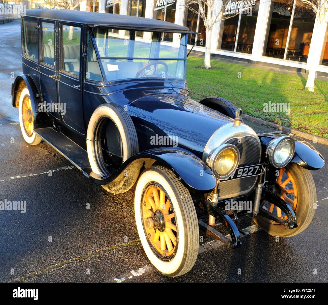 1915 Simplex Hafenkran-modell 5 46 PS limousine Chassis Nr. 2196 in der Vorbereitung für Bonhams Classic Car Auction, Royal Air Force Museum, London, UK. Stockfoto