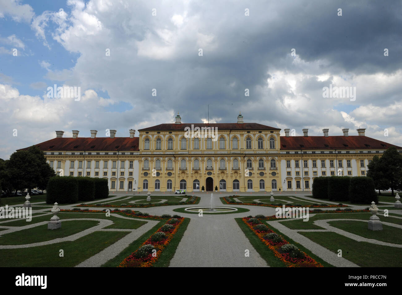 München, Deutschland. 10. Juli 2018. Schloss Schleißheim vor dem Sommer Rezeption des Bayerischen Landtags. Die Gäste sind die Unterstützung einer guten Sache mit ihrer Beteiligung. Credit: Ursula Düren/dpa/Alamy leben Nachrichten Stockfoto