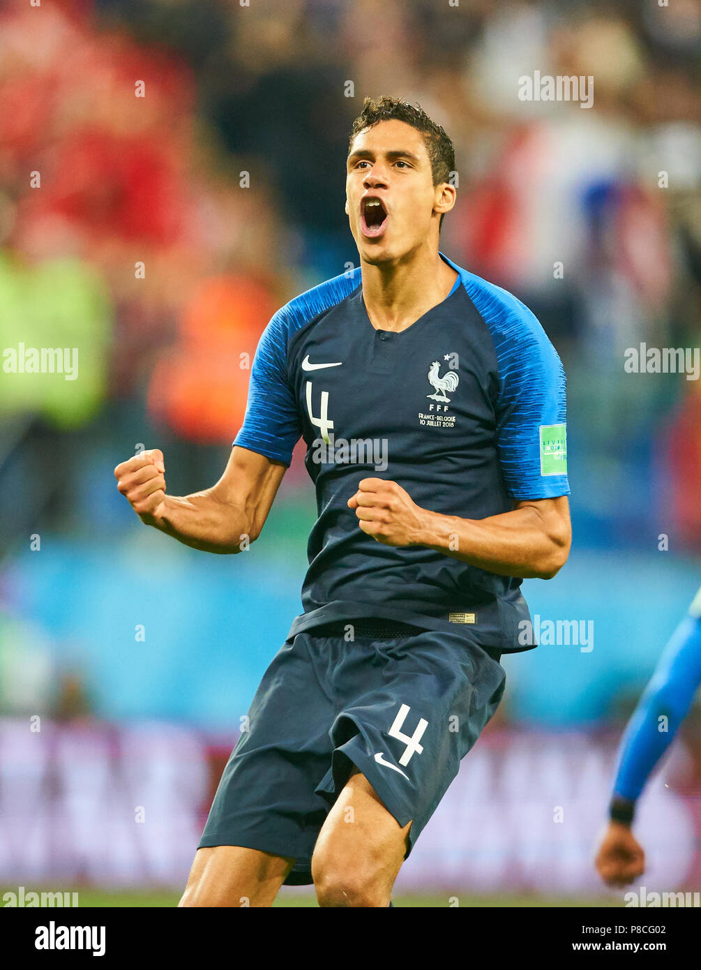 St. Petersburg, Russland. 10. Juli 2018. Belgien - Frankreich, Fußball, Saint Petersburg, Juli 10, 2018 Raphael VARANE, FRA 4 Jubel, Freude, Emotionen, feiern, lachen, Jubeln, Jubeln, reißt die Arme, ballte die Faust, BELGIEN - FRANKREICH FIFA WM 2018 Russland, Halbfinale, Saison 2018/2019, 10. Juli 2018 in Sankt Petersburg, Russland. © Peter Schatz/Alamy leben Nachrichten Stockfoto