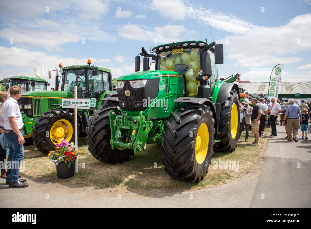 Harrogate, Großbritannien. 10. Juli 2018. Landwirtschaftliche Maschinen zeigen während des Großen Yorkshire Tag zeigen 2018 gesehen. Die großen YORKSHIRE zeigen Juli, 2018 Die Große Yorkshire Show ist eine legendäre dreitägige Veranstaltung und eine der größten landwirtschaftlichen Veranstaltungen in der englischen Kalender. Jedes Jahr werden mehr als 130.000 Besucher und über 8.500 Tiere laufen auf der großen Yorkshire Showground in Harrogate zu konkurrieren, Kontakte knüpfen und Feiern. Credit: Rahman Hassani/Alamy leben Nachrichten Stockfoto