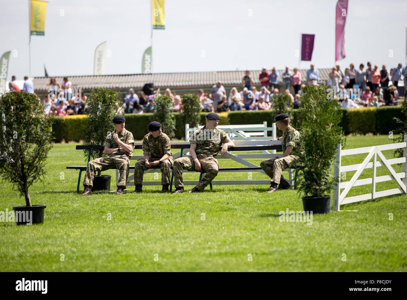 Harrogate, Großbritannien. 10. Juli 2018. Die Teilnehmer während des Großen Yorkshire Tag zeigen 2018 gesehen. Die großen YORKSHIRE zeigen Juli, 2018 Die Große Yorkshire Show ist eine legendäre dreitägige Veranstaltung und eine der größten landwirtschaftlichen Veranstaltungen in der englischen Kalender. Jedes Jahr werden mehr als 130.000 Besucher und über 8.500 Tiere laufen auf der großen Yorkshire Showground in Harrogate zu konkurrieren, Kontakte knüpfen und Feiern. Credit: Rahman Hassani/Alamy leben Nachrichten Stockfoto