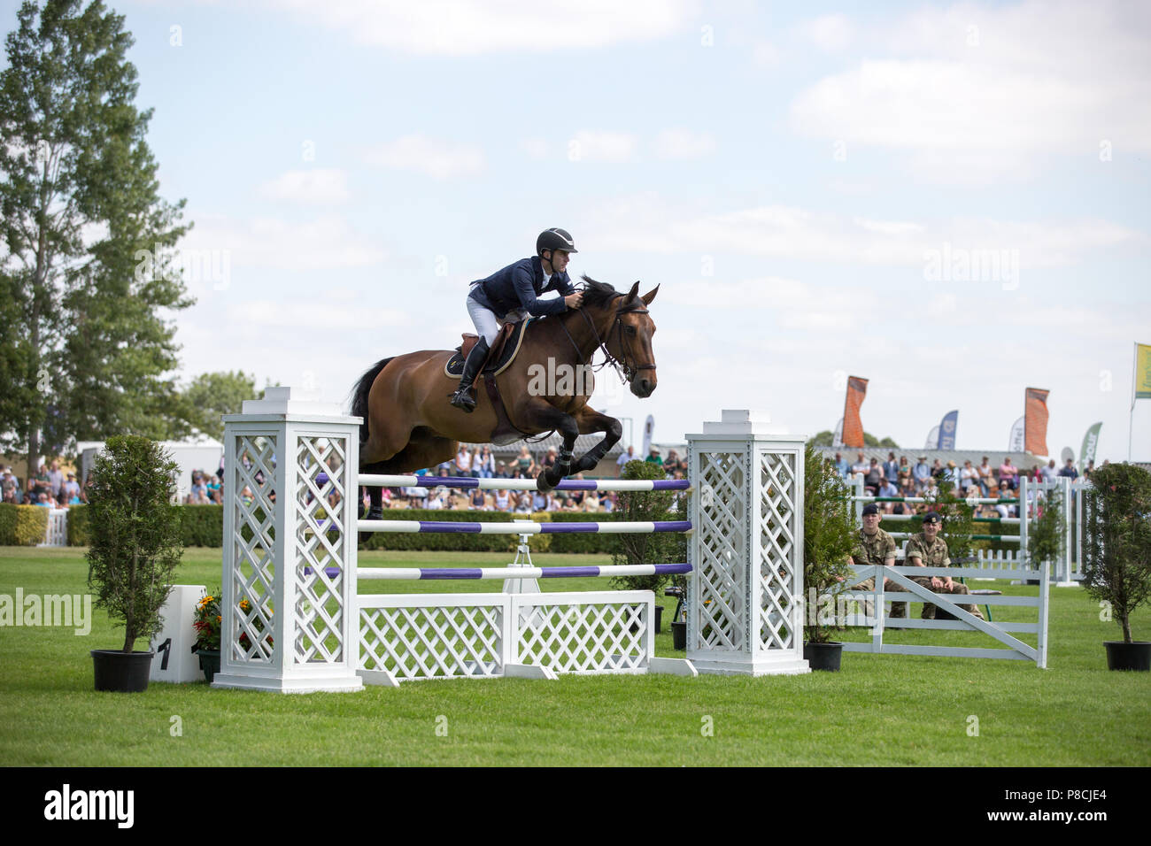 Harrogate, Großbritannien. 10. Juli 2018. Die Teilnehmer während des Großen Yorkshire Tag zeigen 2018 gesehen. Die großen YORKSHIRE zeigen Juli, 2018 Die Große Yorkshire Show ist eine legendäre dreitägige Veranstaltung und eine der größten landwirtschaftlichen Veranstaltungen in der englischen Kalender. Jedes Jahr werden mehr als 130.000 Besucher und über 8.500 Tiere laufen auf der großen Yorkshire Showground in Harrogate zu konkurrieren, Kontakte knüpfen und Feiern. Credit: Rahman Hassani/Alamy leben Nachrichten Stockfoto