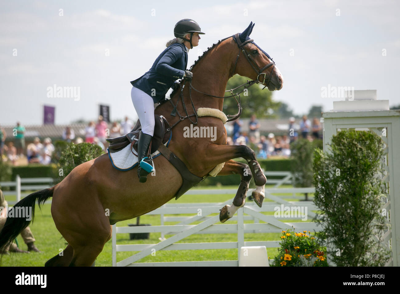 Harrogate, Großbritannien. 10. Juli 2018. Die Teilnehmer während des Großen Yorkshire Tag zeigen 2018 gesehen. Die großen YORKSHIRE zeigen Juli, 2018 Die Große Yorkshire Show ist eine legendäre dreitägige Veranstaltung und eine der größten landwirtschaftlichen Veranstaltungen in der englischen Kalender. Jedes Jahr werden mehr als 130.000 Besucher und über 8.500 Tiere laufen auf der großen Yorkshire Showground in Harrogate zu konkurrieren, Kontakte knüpfen und Feiern. Credit: Rahman Hassani/Alamy leben Nachrichten Stockfoto
