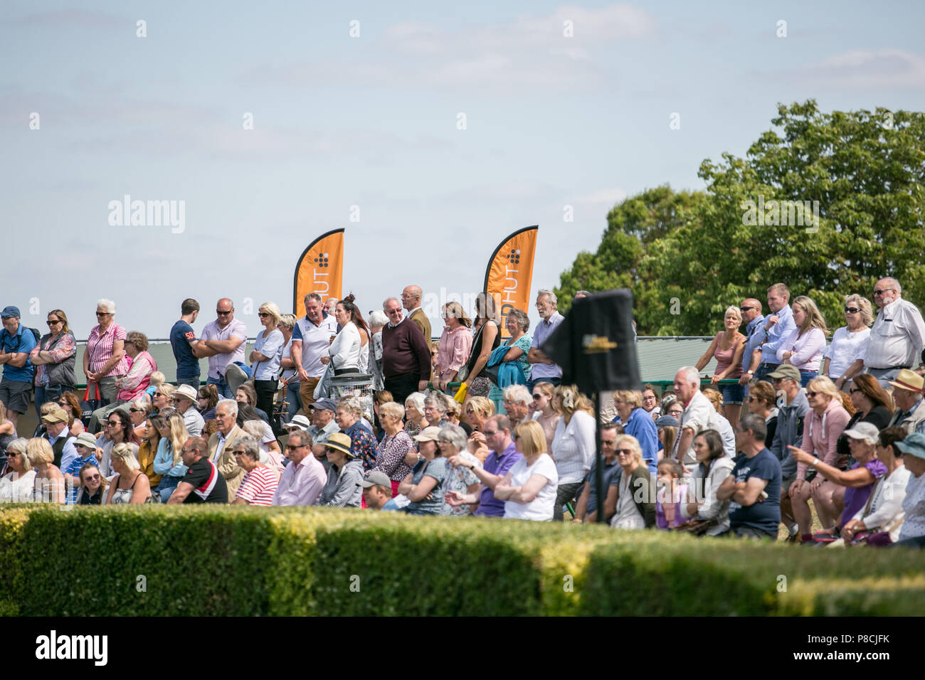 Harrogate, Großbritannien. 10. Juli 2018. die Menschen während des Großen Yorkshire Tag zeigen 2018 gesehen. Die großen YORKSHIRE zeigen Juli, 2018 Die Große Yorkshire Show ist eine legendäre dreitägige Veranstaltung und eine der größten landwirtschaftlichen Veranstaltungen in der englischen Kalender. Jedes Jahr werden mehr als 130.000 Besucher und über 8.500 Tiere laufen auf der großen Yorkshire Showground in Harrogate zu konkurrieren, Kontakte knüpfen und Feiern. Credit: Rahman Hassani/Alamy leben Nachrichten Stockfoto
