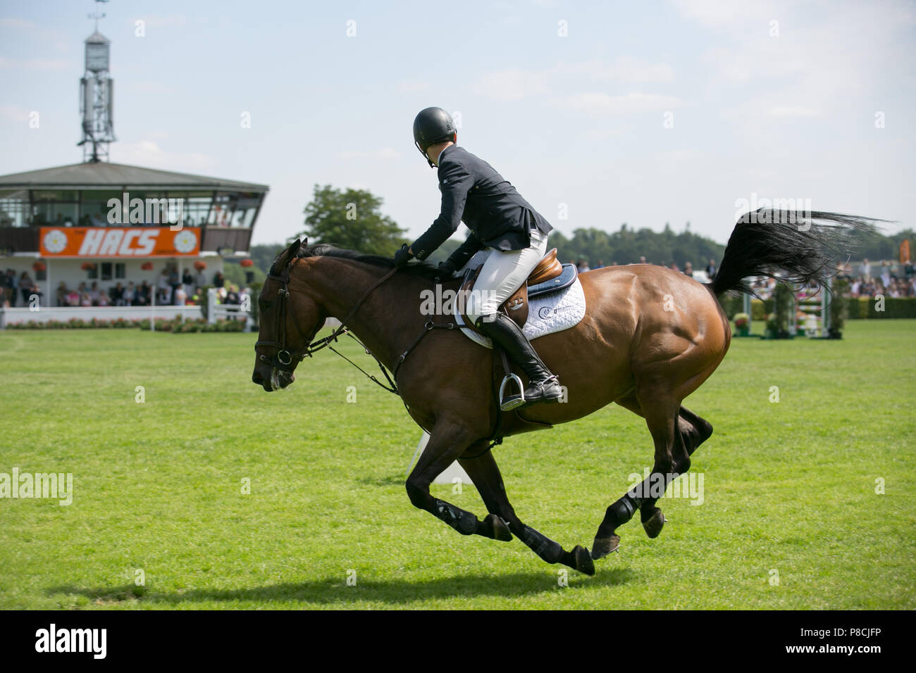 Harrogate, Großbritannien. 10. Juli 2018. Die Teilnehmer während des Großen Yorkshire Tag zeigen 2018 gesehen. Die großen YORKSHIRE zeigen Juli, 2018 Die Große Yorkshire Show ist eine legendäre dreitägige Veranstaltung und eine der größten landwirtschaftlichen Veranstaltungen in der englischen Kalender. Jedes Jahr werden mehr als 130.000 Besucher und über 8.500 Tiere laufen auf der großen Yorkshire Showground in Harrogate zu konkurrieren, Kontakte knüpfen und Feiern. Credit: Rahman Hassani/Alamy leben Nachrichten Stockfoto