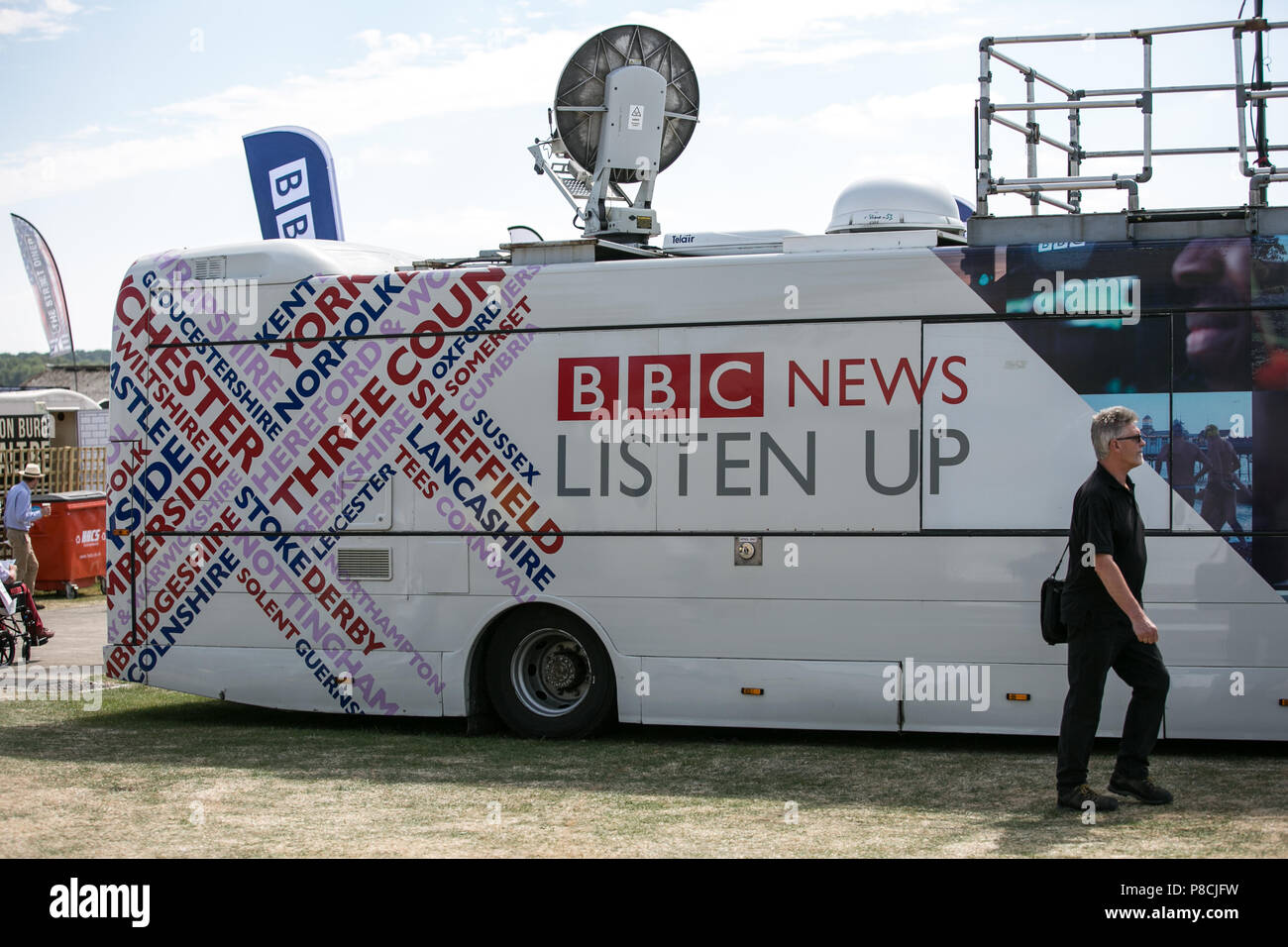 Harrogate, Großbritannien. 10. Juli 2018. BBC Neue Listien up Auto während des Großen Yorkshire Tag zeigen 2018 gesehen. Die großen YORKSHIRE zeigen Juli, 2018 Die Große Yorkshire Show ist eine legendäre dreitägige Veranstaltung und eine der größten landwirtschaftlichen Veranstaltungen in der englischen Kalender. Jedes Jahr werden mehr als 130.000 Besucher und über 8.500 Tiere laufen auf der großen Yorkshire Showground in Harrogate zu konkurrieren, Kontakte knüpfen und Feiern. Credit: Rahman Hassani/Alamy leben Nachrichten Stockfoto