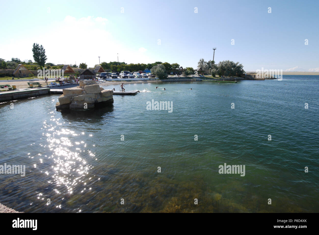 Das Blau der Küsten, Meer, Salz, Wasser, durch die die sandigen Boden gesehen werden kann. Für ihr Design Stockfoto