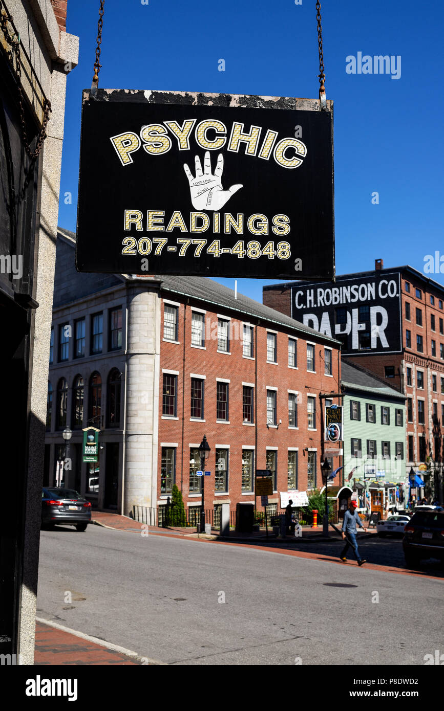 Psychische Messwerte unterzeichnen und Schaufenster in der Innenstadt von Portland Maine. Stockfoto
