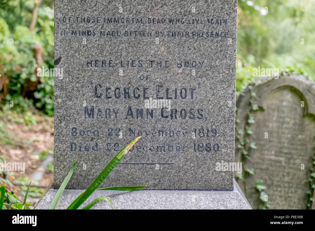 George Elliot (Mary Anne Evans) Grab, Highgate Friedhof, London. Stockfoto