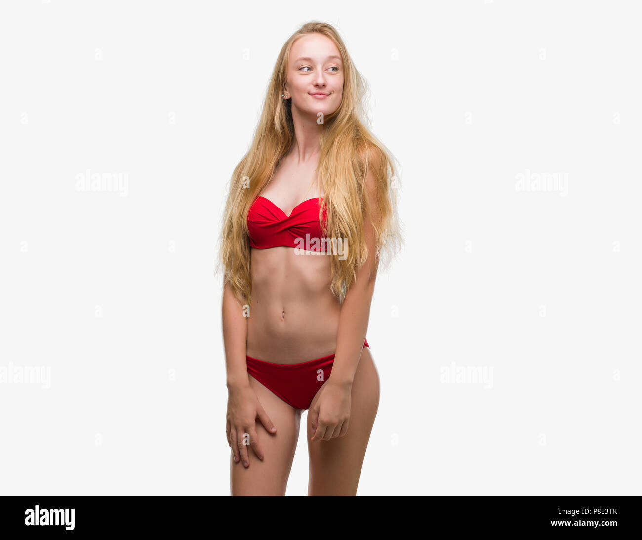 Smiling blonde girl wearing bikini -Fotos und -Bildmaterial in hoher  Auflösung – Alamy