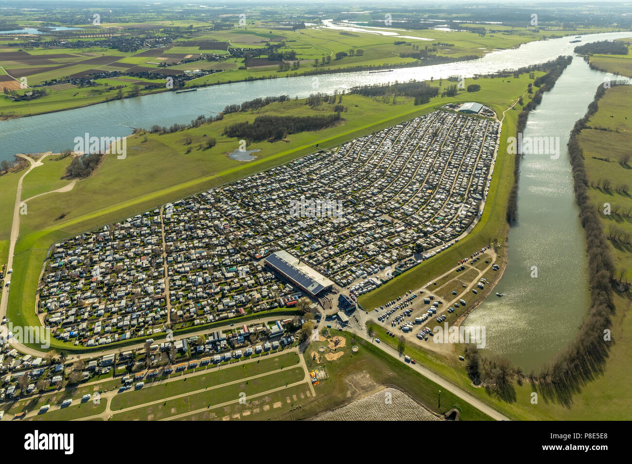 Luftaufnahme, Campingplatz Grav-Insel am Niederrhein, dem größten Campingplatz in Deutschland, Wesel, Rheinland, Nordrhein-Westfalen Stockfoto