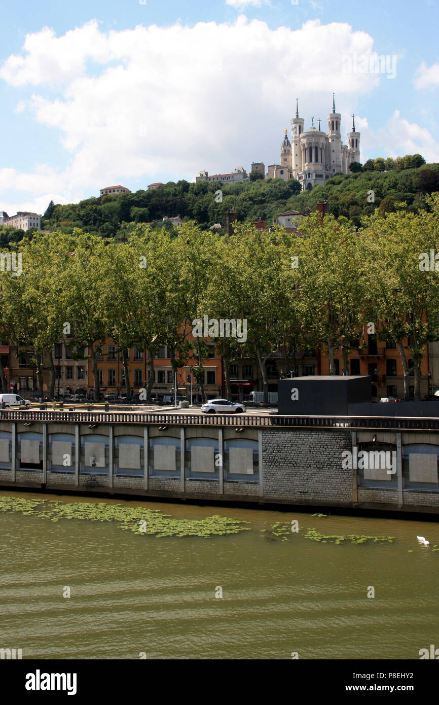 Basilika Notre-Dame de Fourvière mit Blick auf Lyon, Frankreich Stockfoto