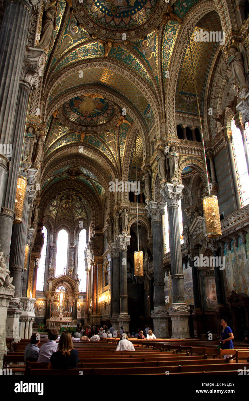 Hochaltar der Basilika Notre-Dame de Fourvière in Lyon, Frankreich Stockfoto
