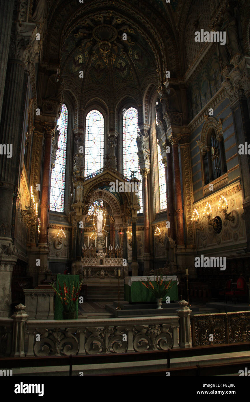 Hochaltar der Basilika Notre-Dame de Fourvière in Lyon, Frankreich Stockfoto