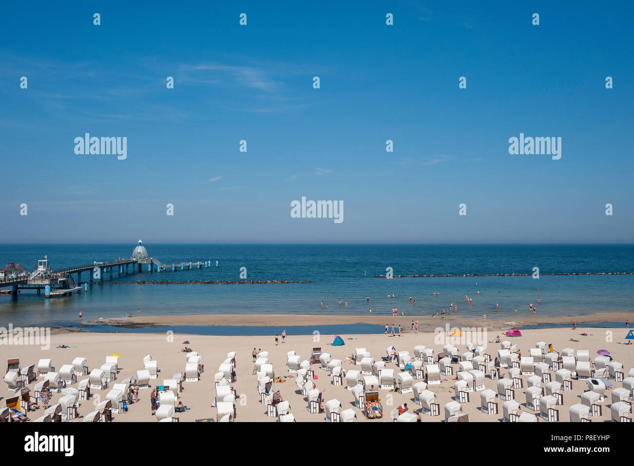 Strand mit Pier, Sellin, Rügen, Mecklenburg-Vorpommern, Deutschland, Europa Stockfoto