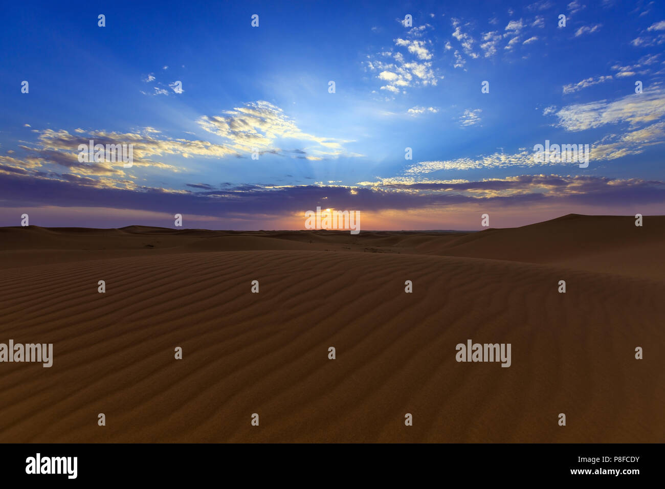 Landschaft der Wüste bei Sonnenuntergang, Saudi-Arabien Stockfoto