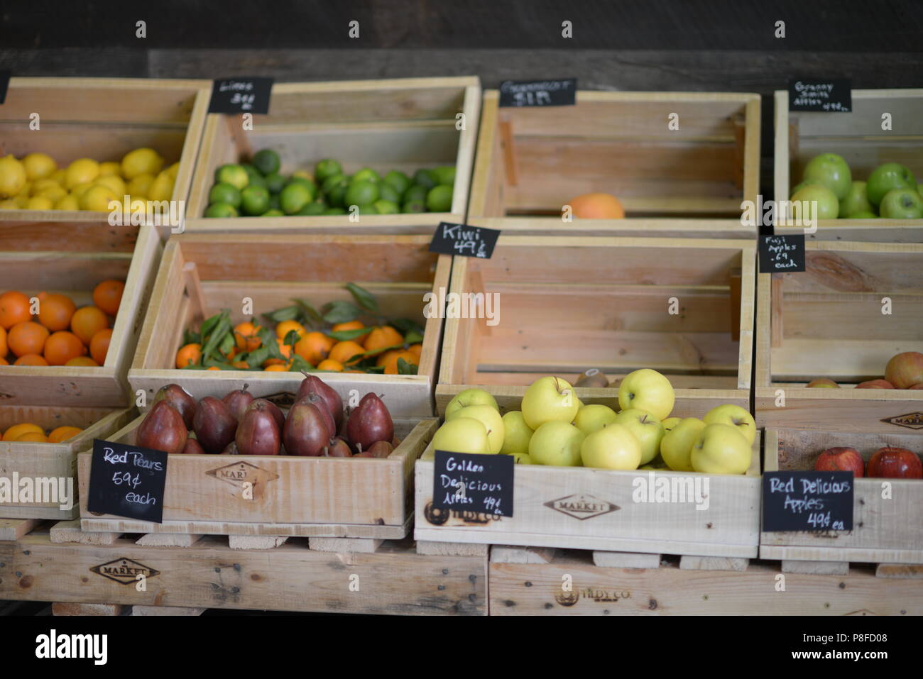 Obst- und Gemüsemarkt, Bio-Gemüse, Bio-obst, gesunde Ernährung, gesunde Lebensweise Stockfoto
