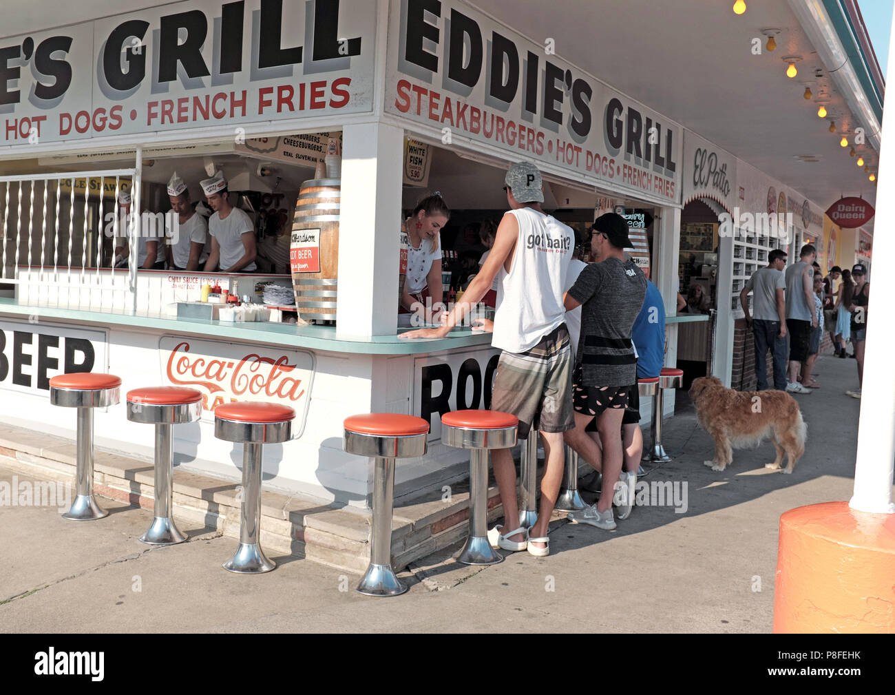 Eddie's Grill auf der Geneva-On-The-Lake boardwalk im Nordosten von Ohio ist ein kraftvolles der Urlaubsort in der Stadt. Stockfoto