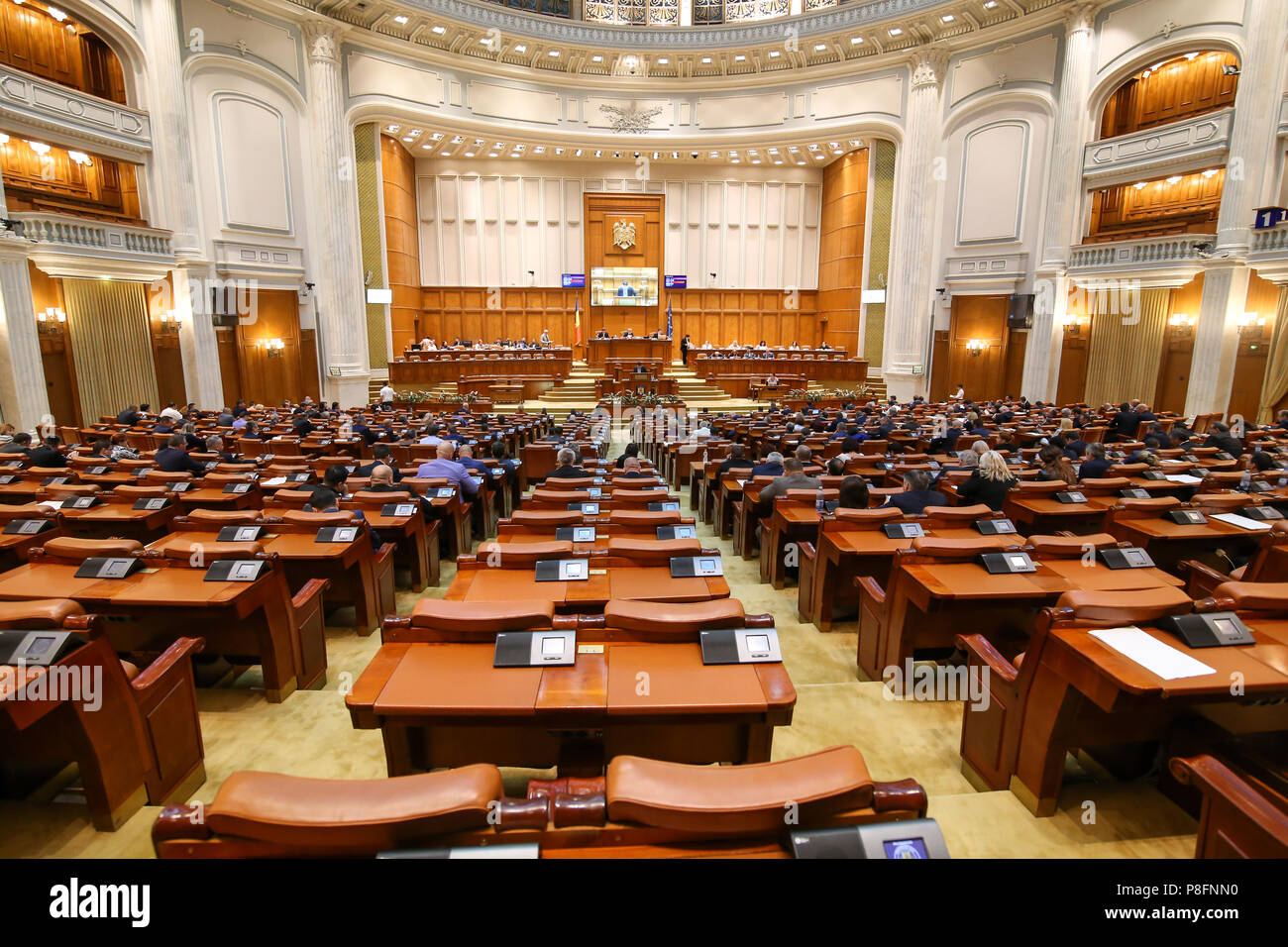 Bukarest, Rumänien - 9. Juli 2018: Mitglieder der Abgeordnetenkammer (einer der beiden Kammern des rumänischen Parlaments, der Andere ist der Senat) Stockfoto