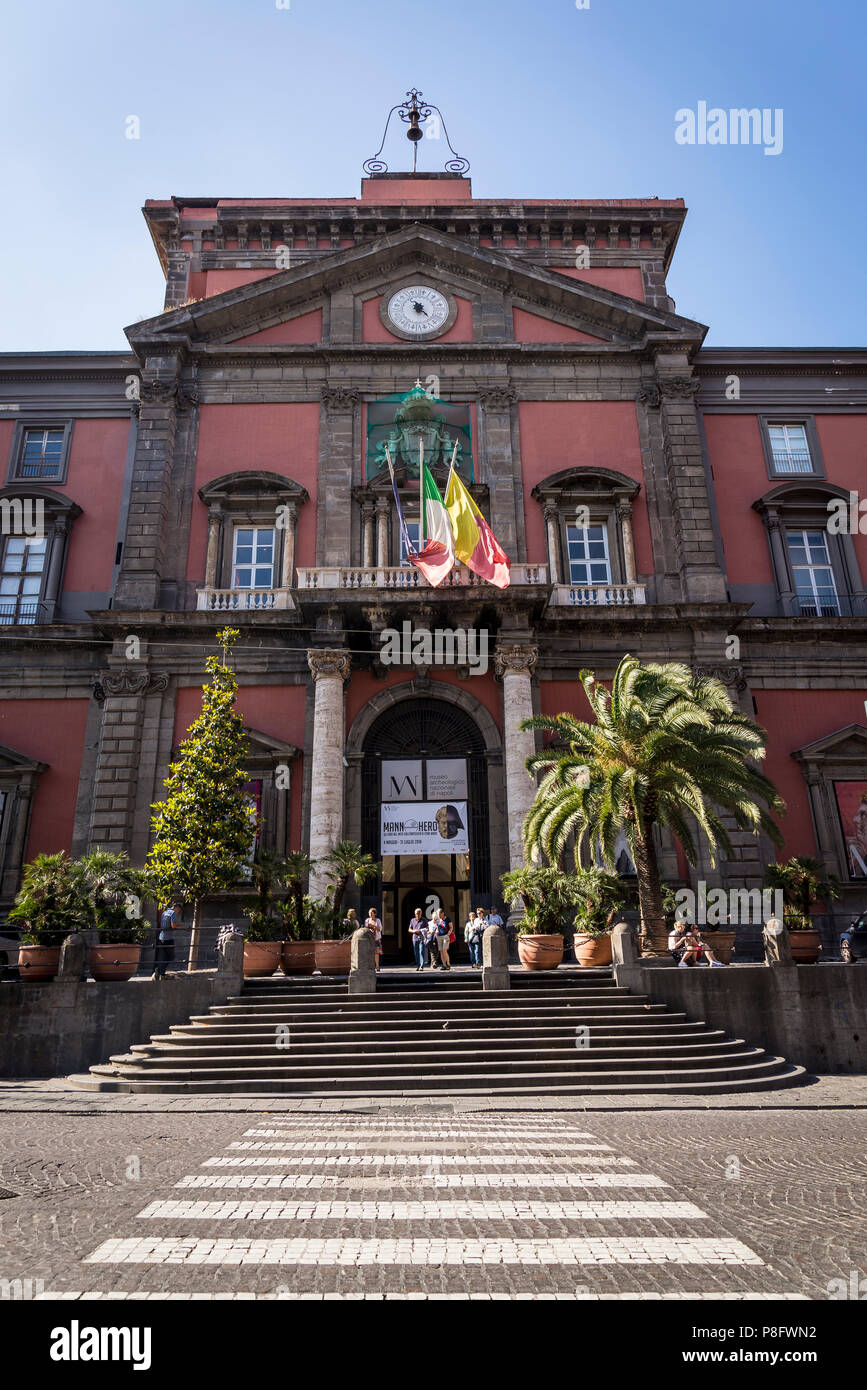 Nationale Archäologische Museum, Hauptfassade, Neapel, Italien Stockfoto