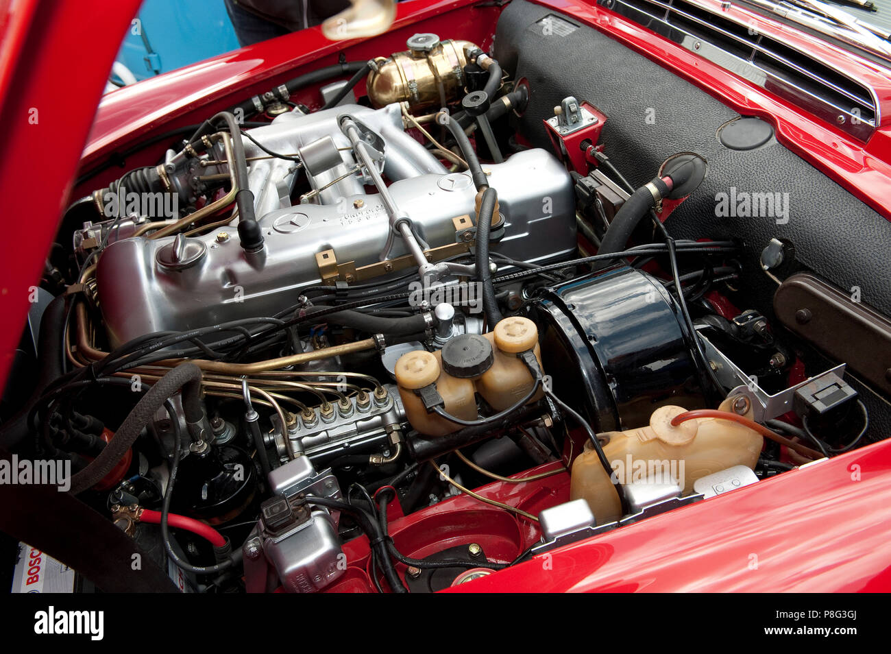 Mercedes Benz SL, V6-Motor Stockfoto