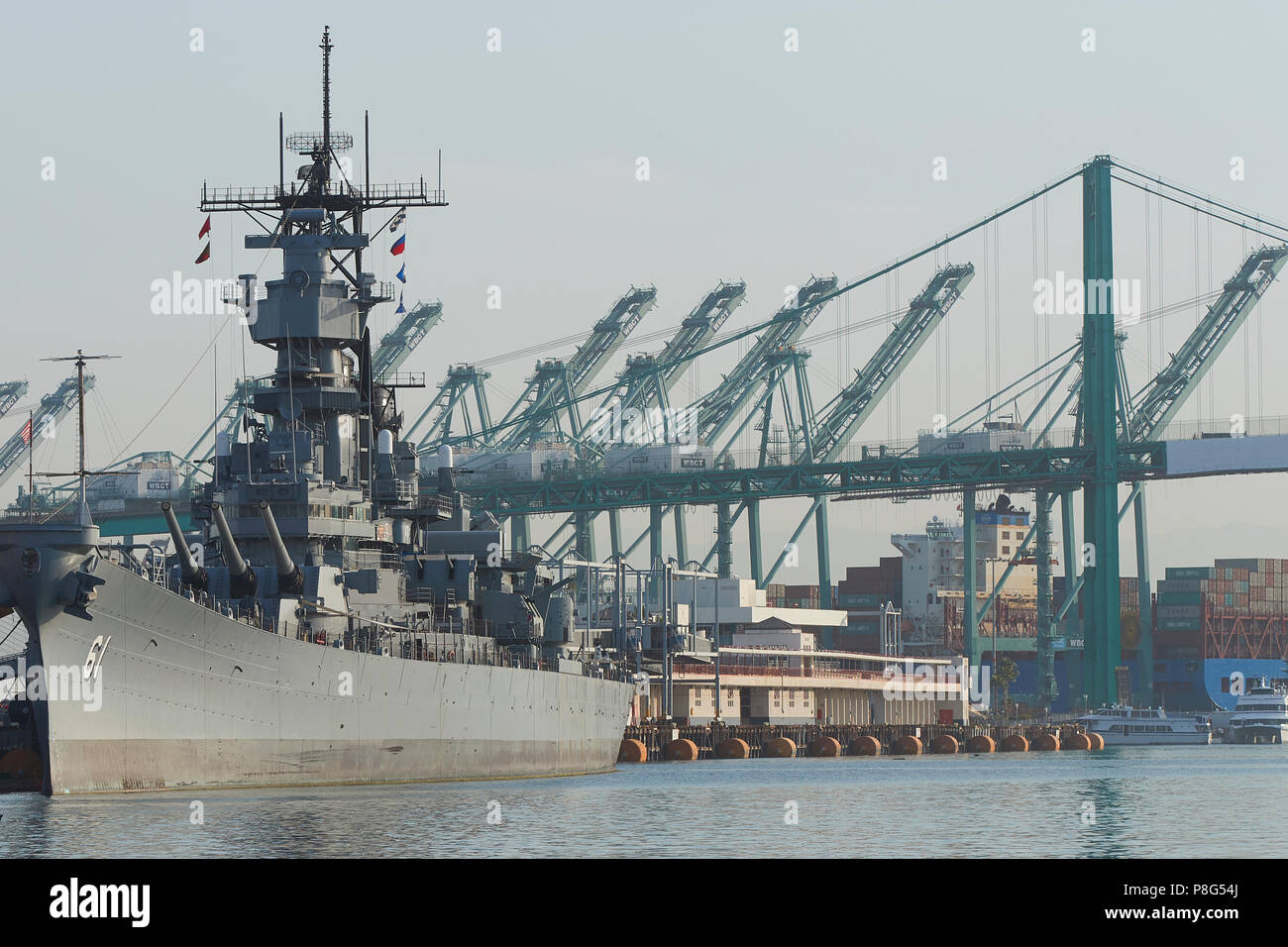 United States Schlachtschiff, USS IOWA, BB-61, heute ein Museum, festgemacht an der Nordküste der Los Angeles Main Channel, San Pedro, Kalifornien, USA. Stockfoto