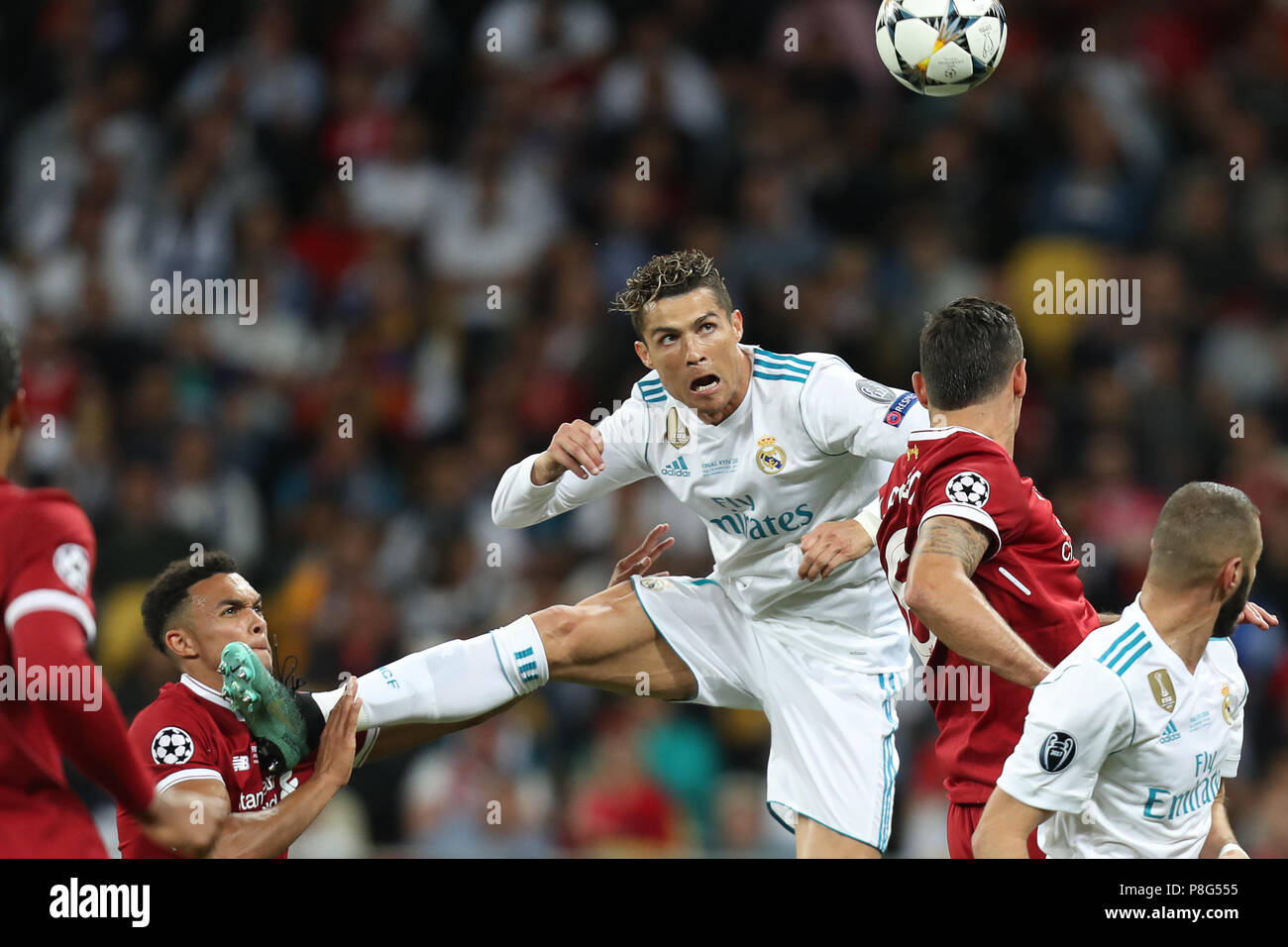 Kiew, Ukraine - 26. MAI 2018: beeindruckend schönen Header von Cristiano  Ronaldo. Finale der UEFA Champions League Real Madrid - Liverpool.  Olympischen NSC stadi Stockfotografie - Alamy