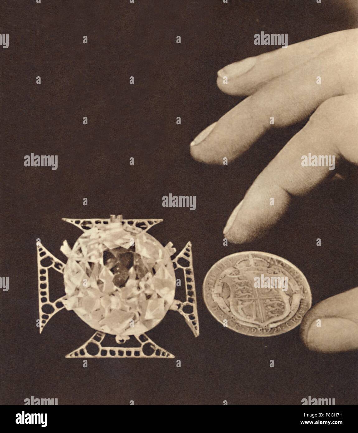 'Queen's Wappen", 1937. Von Krönung Souvenir Buch 1937, Bearbeitet von Gordon Beckles. [Daily Express, London, 1937] Stockfoto