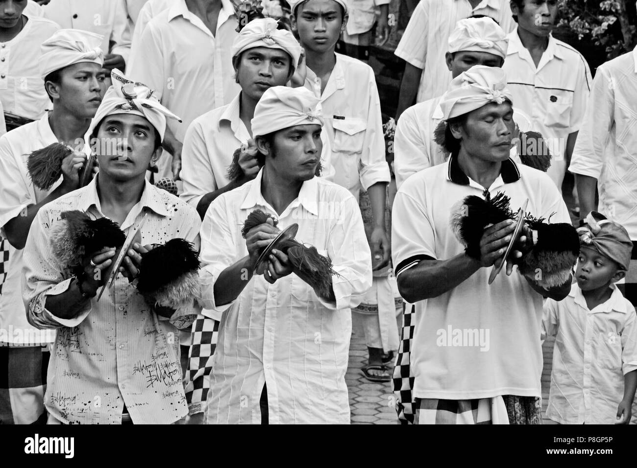 Eine Prozession der Musiker sind Teil der Zeremonie im PURA Tirta Empul Tempel Komplex während des Fest Galungan FESTIVAL - TAMPAKSIRING, Bali, Indonesien Stockfoto