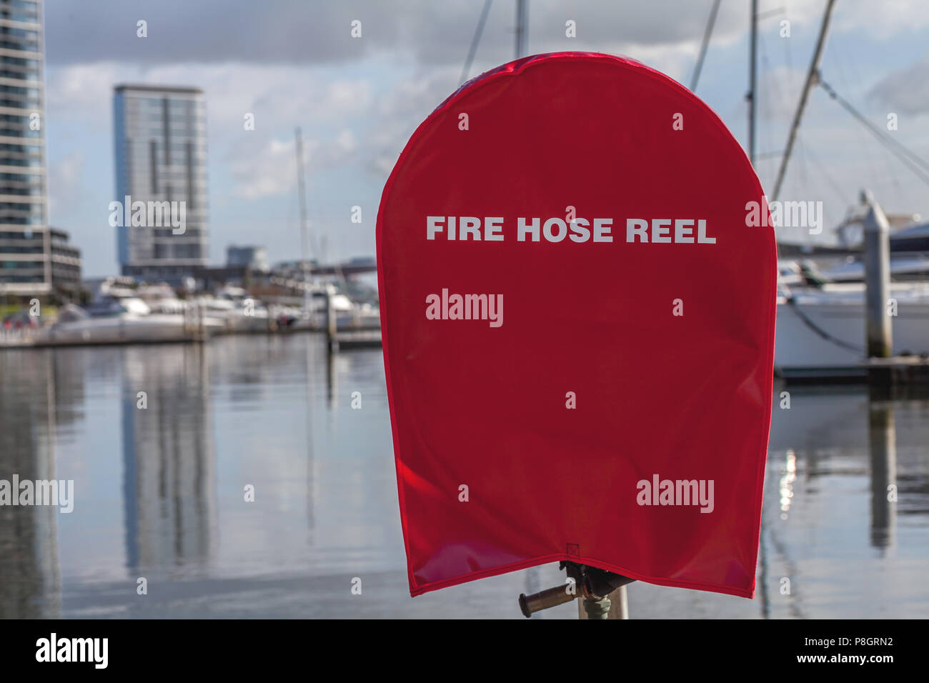 Roten Schlauch an den Docks in Docklands Stockfoto