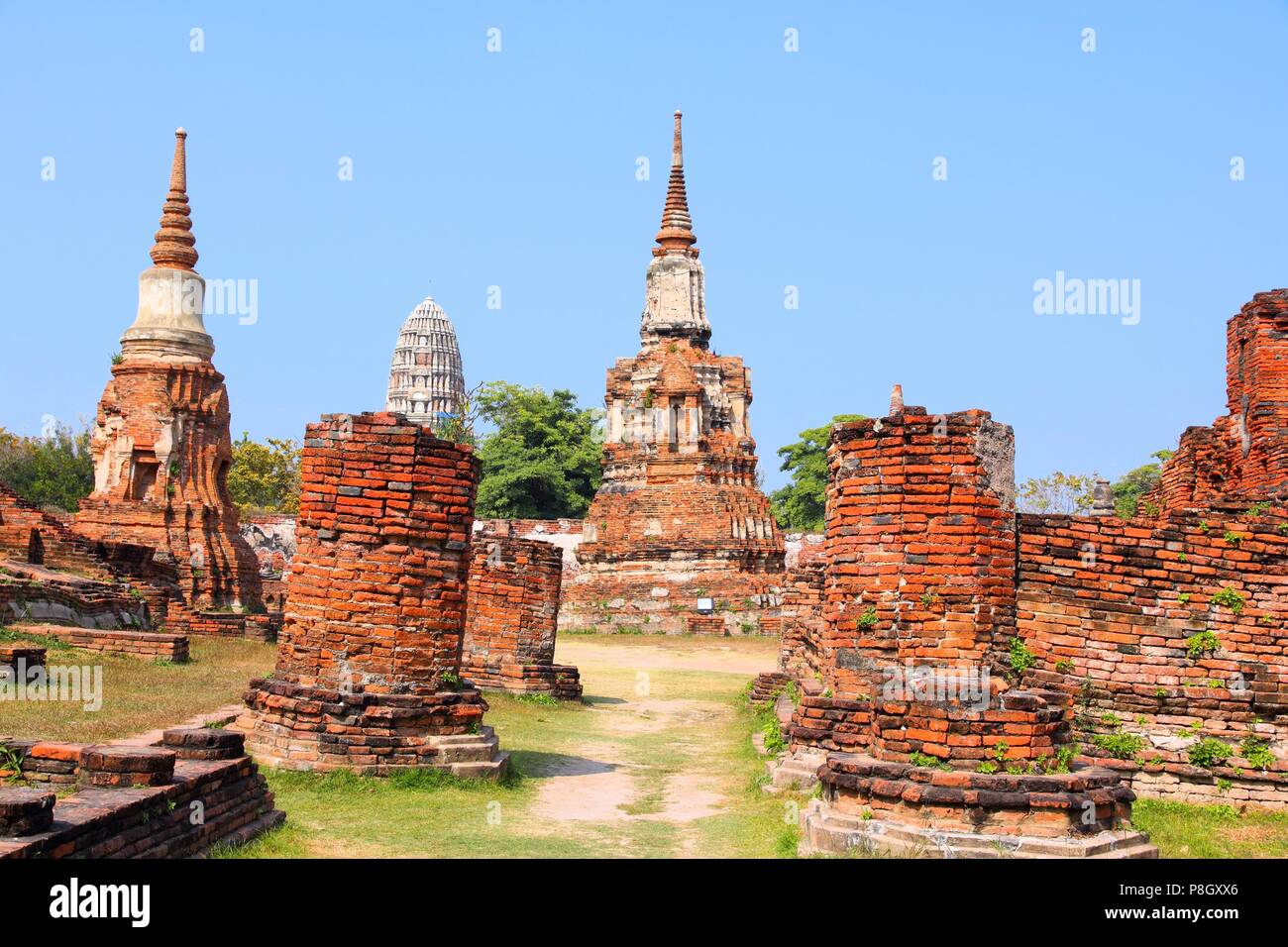 Ayutthaya Historical Park in Thailand - UNESCO Weltkulturerbe in der Nähe von Bangkok. Buddhistische Tempelanlage. Wat Mahathat. Stockfoto