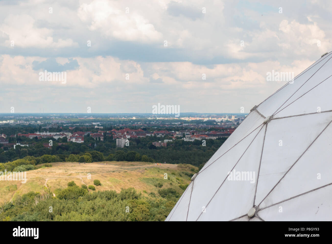 BErlin, Deutschland - Juli 2017: Verlassene NSA Field Station/listening Station auf Teufelsberg in Berlin, Deutschland Stockfoto