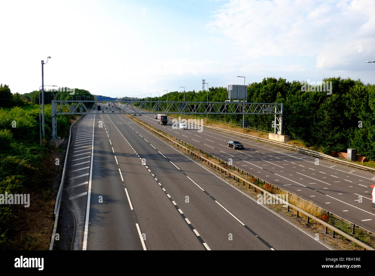 Bristol, UK. 11. Juli 2018. Wie das englische Fußballteam spielen Kroatien im WM-Halbfinale motor Art und Weise, wie der Verkehr auf der M4 ist anscheinend sehr leicht. Gezeigt wird der M4 zwischen Abfahrt 19 und 20 an aroun Kick Off Time, 7 Uhr. © JMF-News/Alamy leben Nachrichten Stockfoto