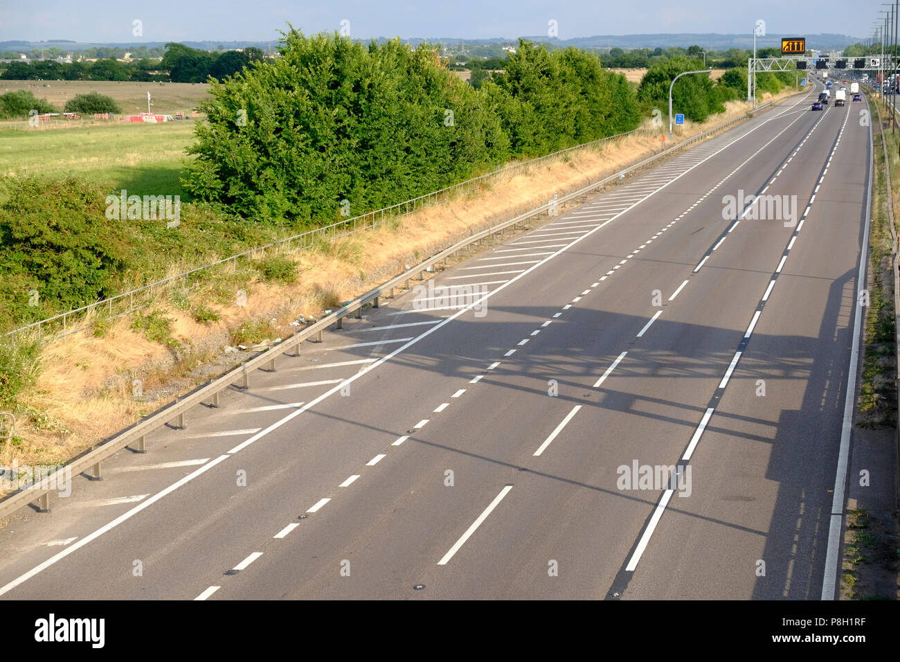 Bristol, UK. 11. Juli 2018. Wie das englische Fußballteam spielen Kroatien im WM-Halbfinale motor Art und Weise, wie der Verkehr auf der M4 ist anscheinend sehr leicht. Gezeigt wird der M4 zwischen Abfahrt 19 und 20 an aroun Kick Off Time, 7 Uhr. © JMF-News/Alamy leben Nachrichten Stockfoto