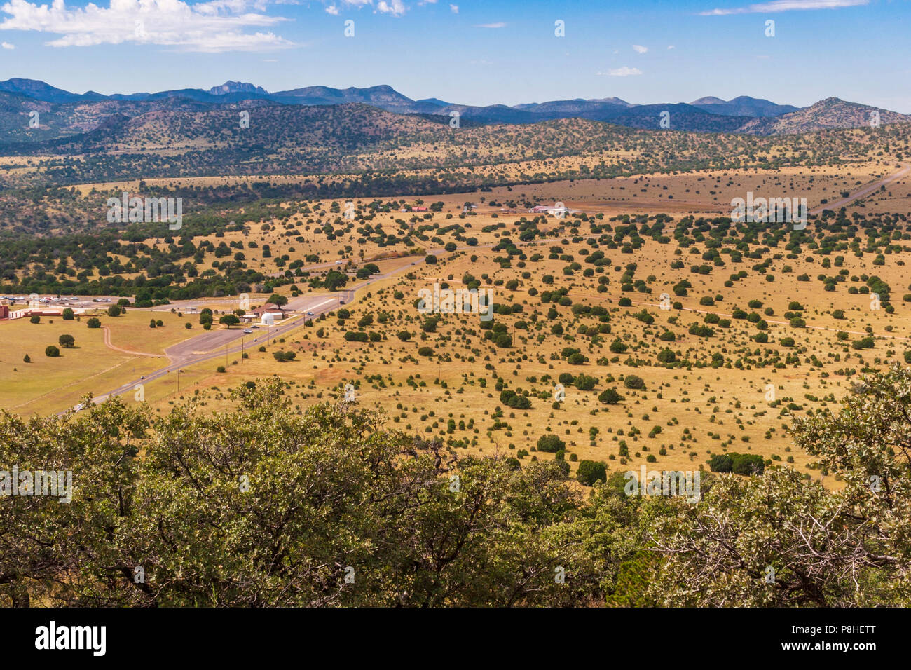 Luftaufnahme von Frank N. Bash Besucher Zentrum des McDonald Observatoriums in die Davis Mountains im Südwesten von Texas. Stockfoto