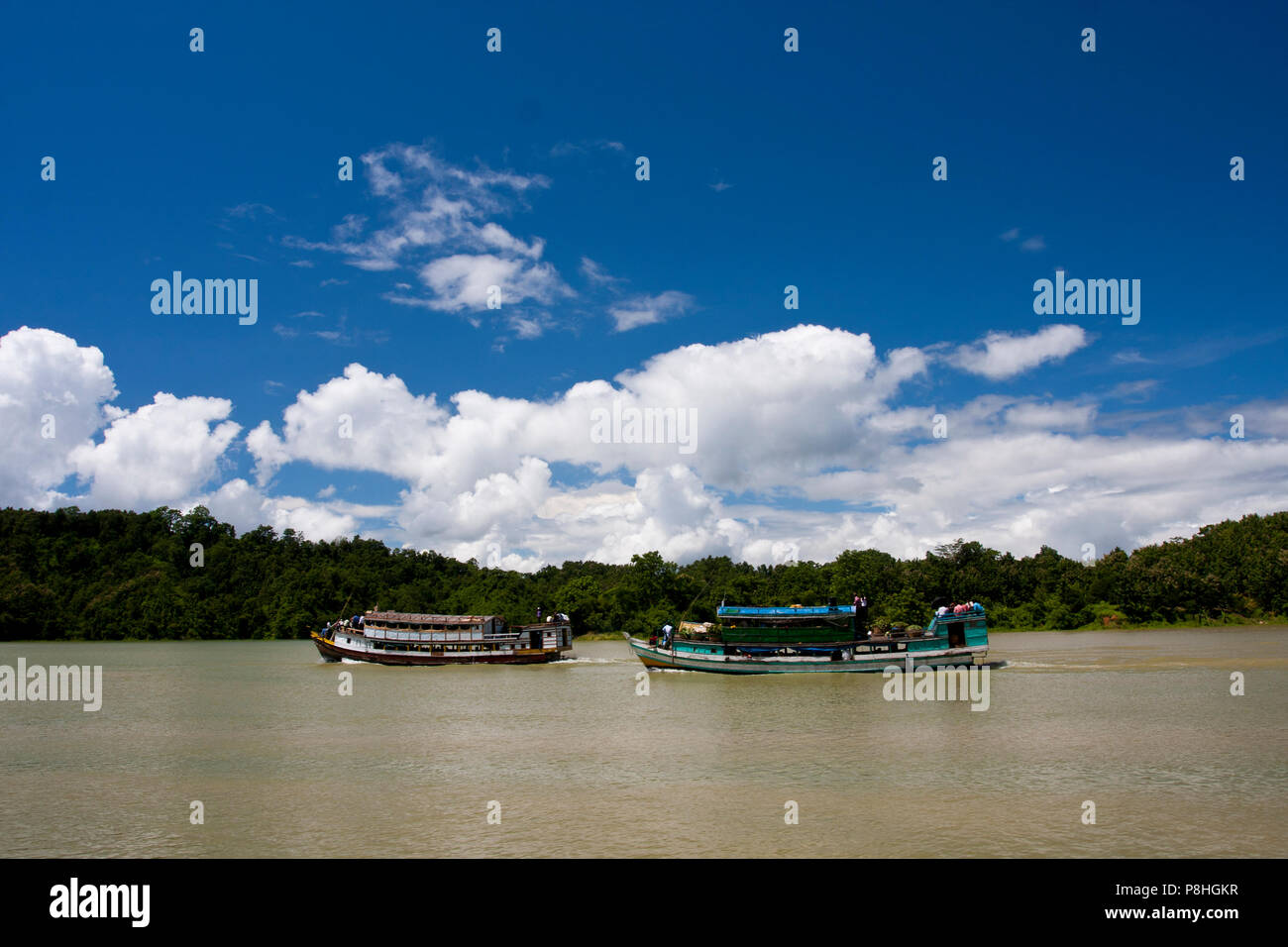 Die Kaptai See von Rangamati in Bangladesch. Ein beliebtes Urlaubsziel, es ist der größte See erstreckt sich über 680 Quadratmeter kilomet Stockfoto